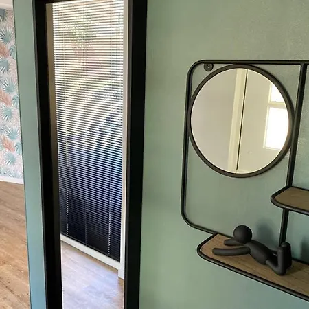 Tiny House Experience Oud Beijerland アパート *